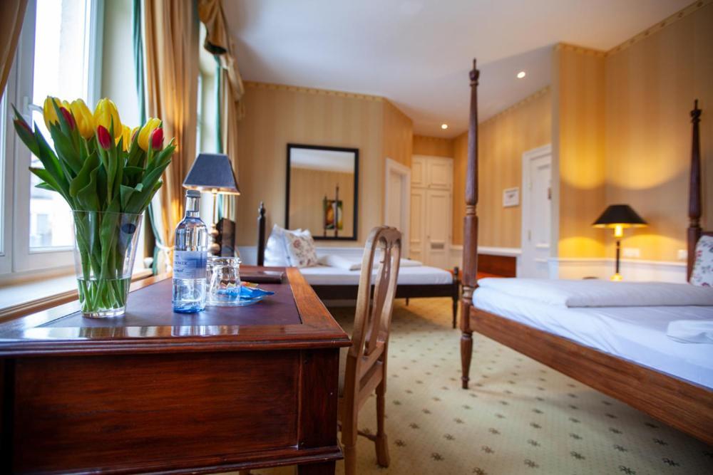 Hotel Niederlaendischer Hof Schwerin  Bagian luar foto