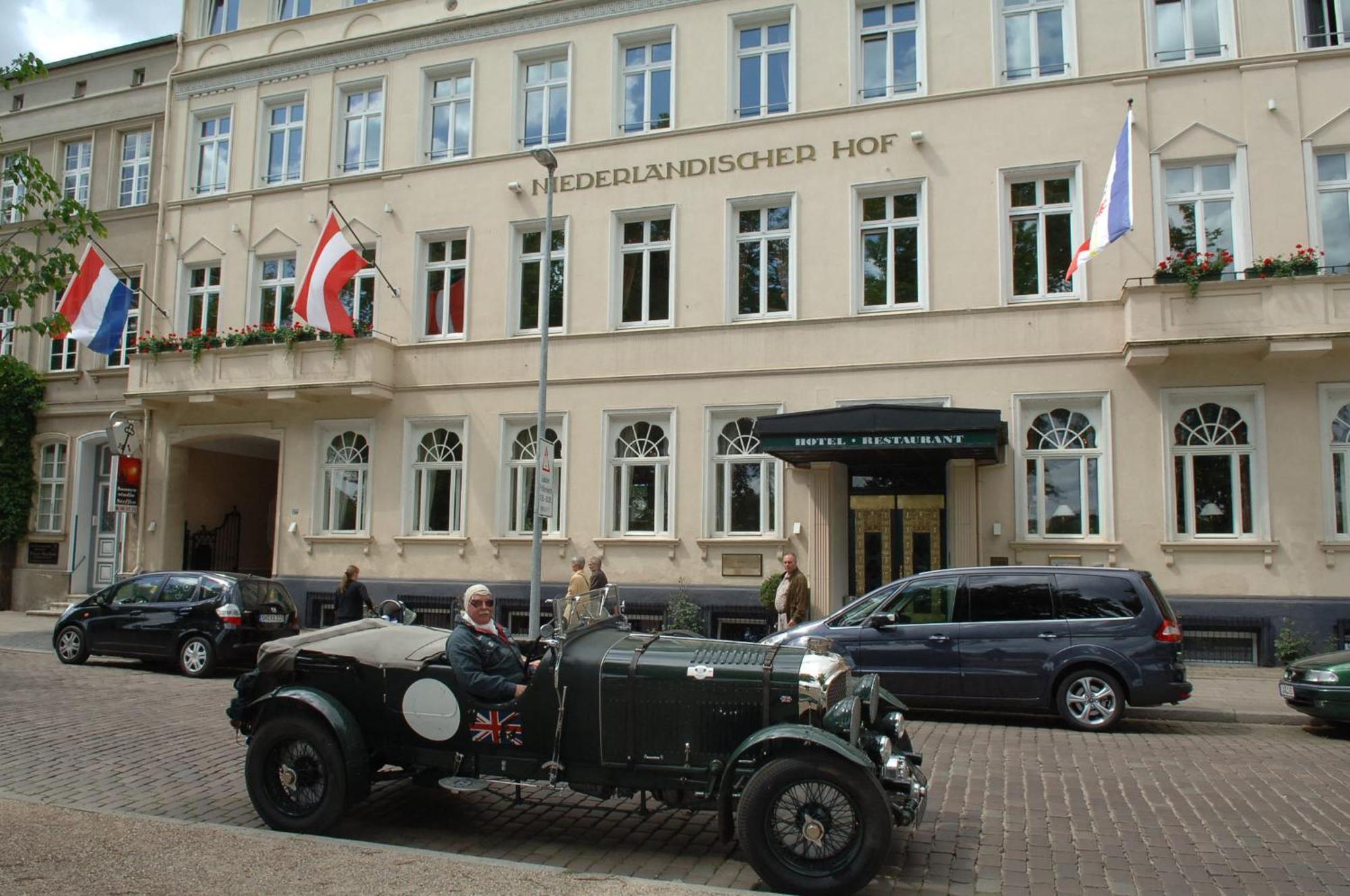 Hotel Niederlaendischer Hof Schwerin  Bagian luar foto