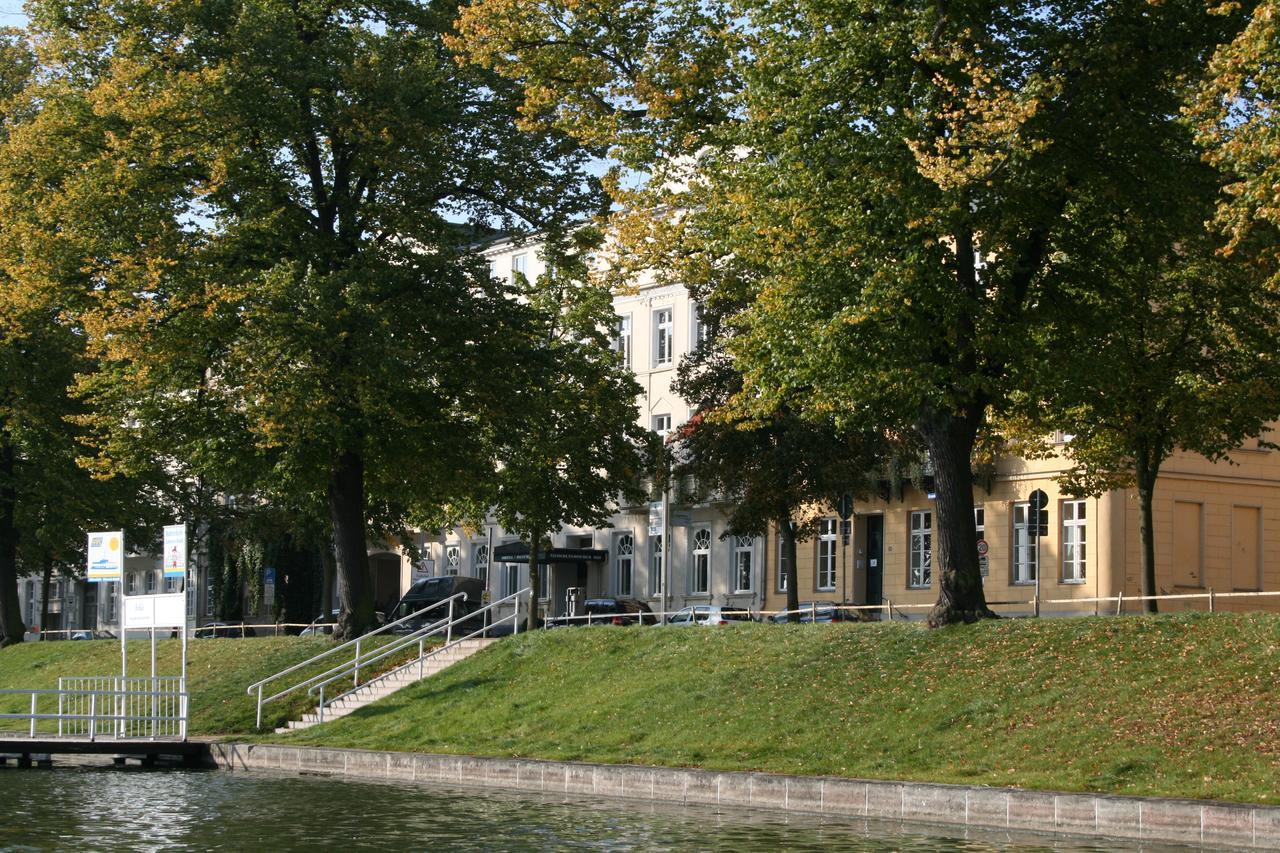 Hotel Niederlaendischer Hof Schwerin  Bagian luar foto