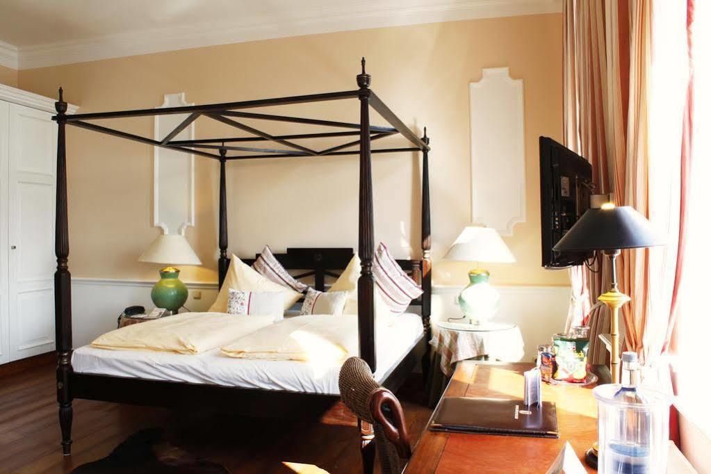 Hotel Niederlaendischer Hof Schwerin  Bagian luar foto